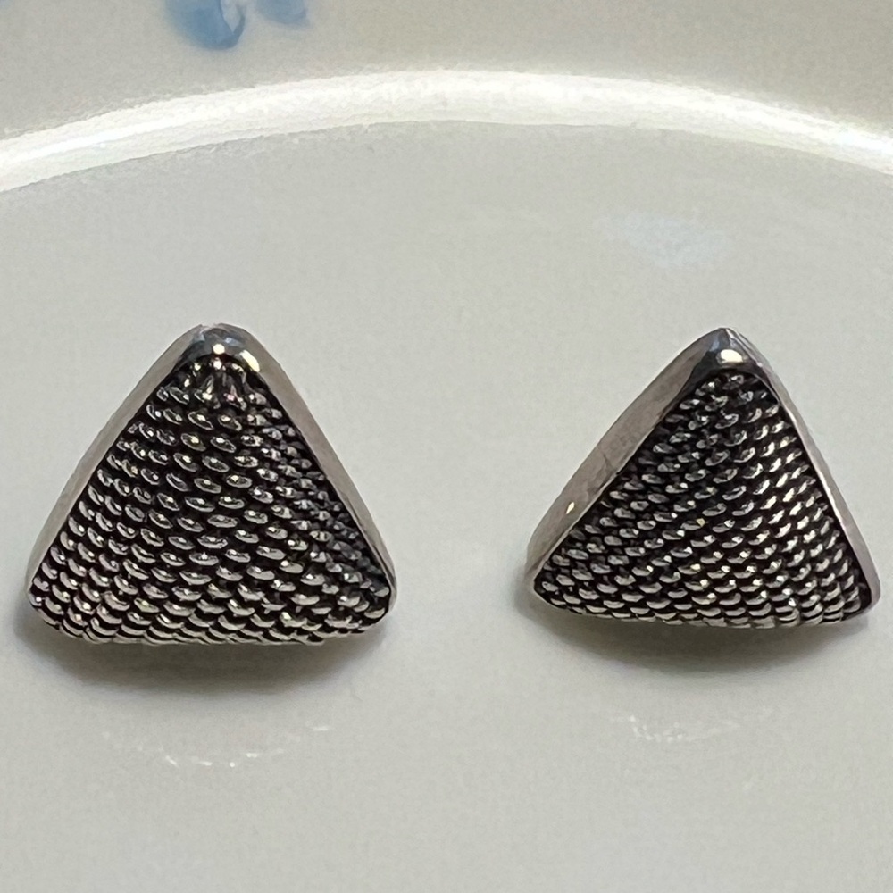 Sterling silver HNH 925 triangle mesh design earrings